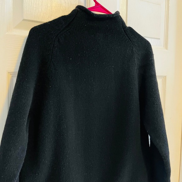 Vintage 1990s J.Crew Lambswool Roll Neck Sweater Black Made in Macau
Measures S - Picture 5 of 11